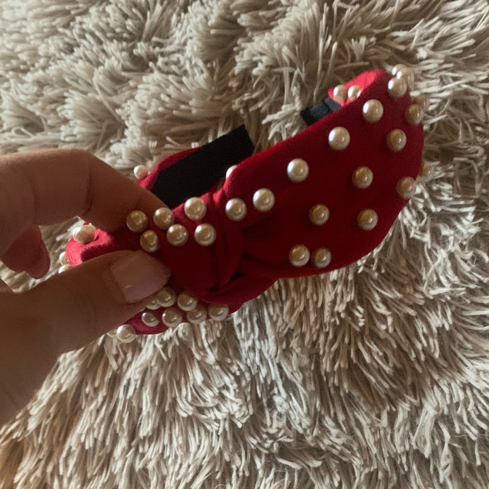 New red pearls headband - Picture 2 of 5